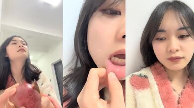 新人，高颜值小姐姐，标准的江南美女，【小蜜娜】，老婆的理想型，独居做饭自慰，白嫩肌肤映衬着黑森林 (2)