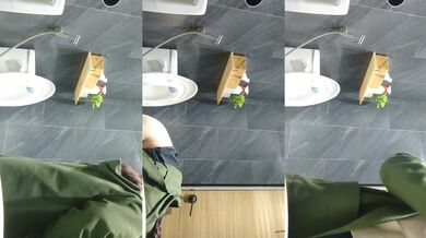 ⚫️⚫️牛逼大神360度偸拍快餐店女厕，多位学生妹小姐姐入镜，有的美眉很警觉，差点翻车 (5)